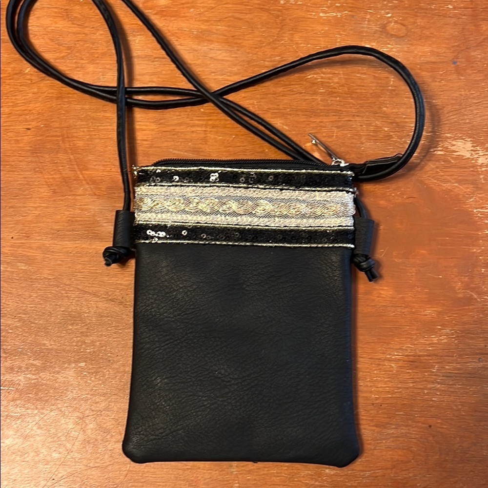 Elegant Black and Gold Crossbody Bag